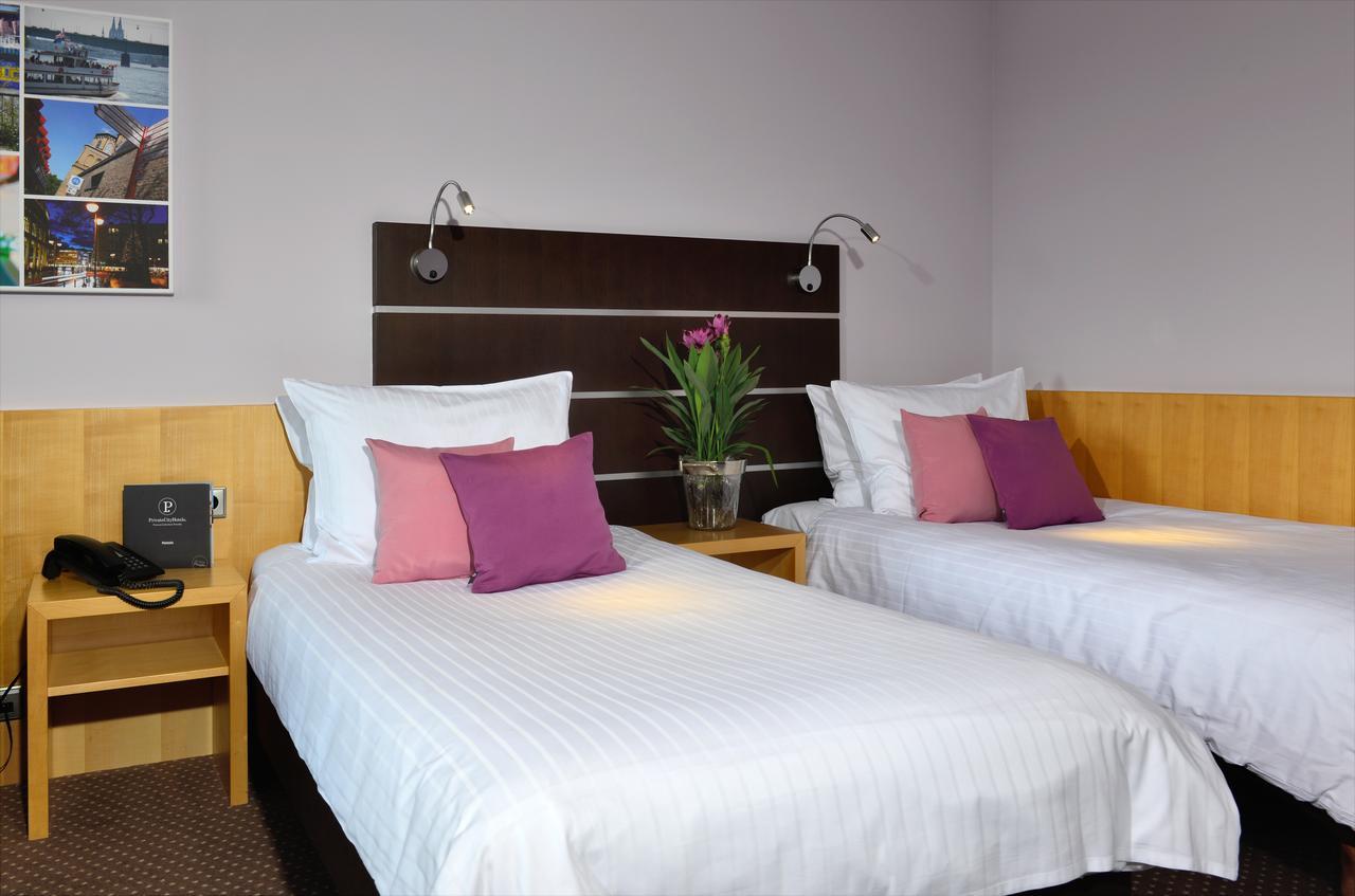 Hotel Uhu Garni Kolín nad Rýnem Exteriér fotografie