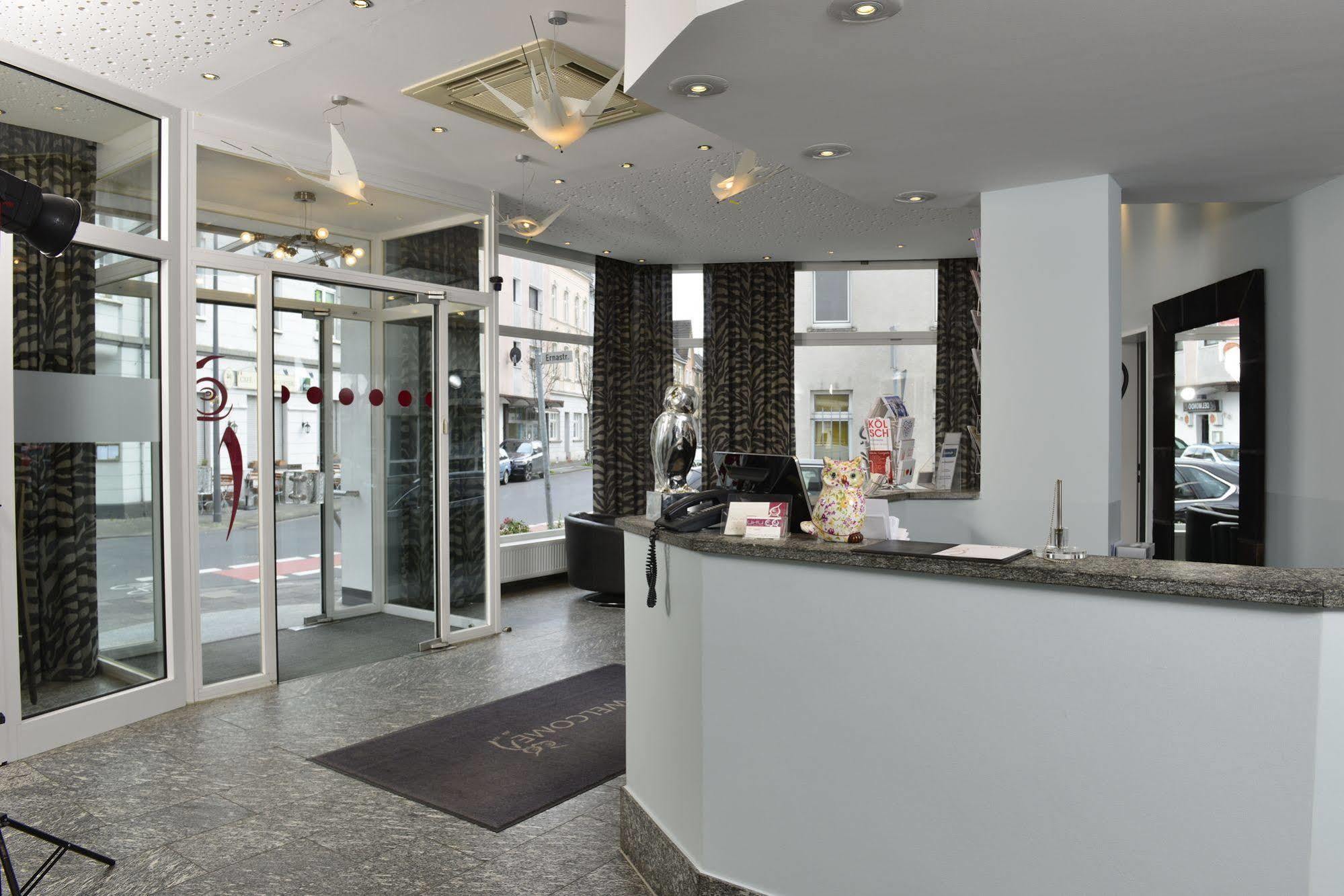 Hotel Uhu Garni Kolín nad Rýnem Exteriér fotografie